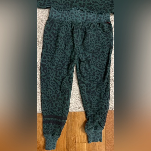 PHILANTHROPY green cheetah print sweatshirt top sweat pants XS 2 pc outfit - Picture 9 of 10